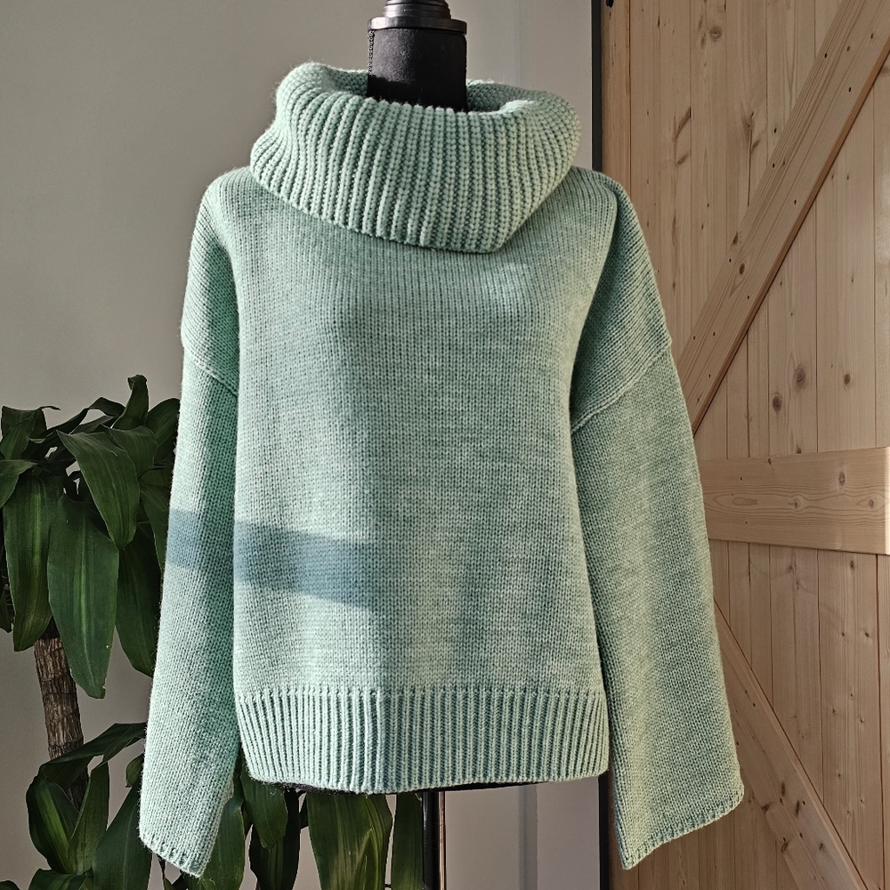 J.ING size S/M women sage knit sweater with‎ large foldover neckline